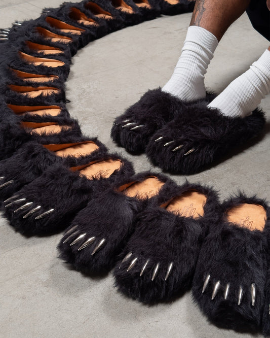 Bravest Studios - Bear Claw Mule - Black — close-up detail