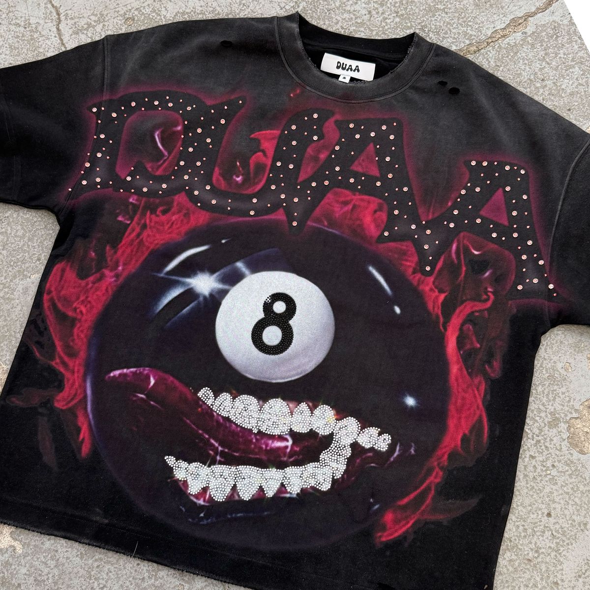 Duaa - Chill Tee - Black — front view