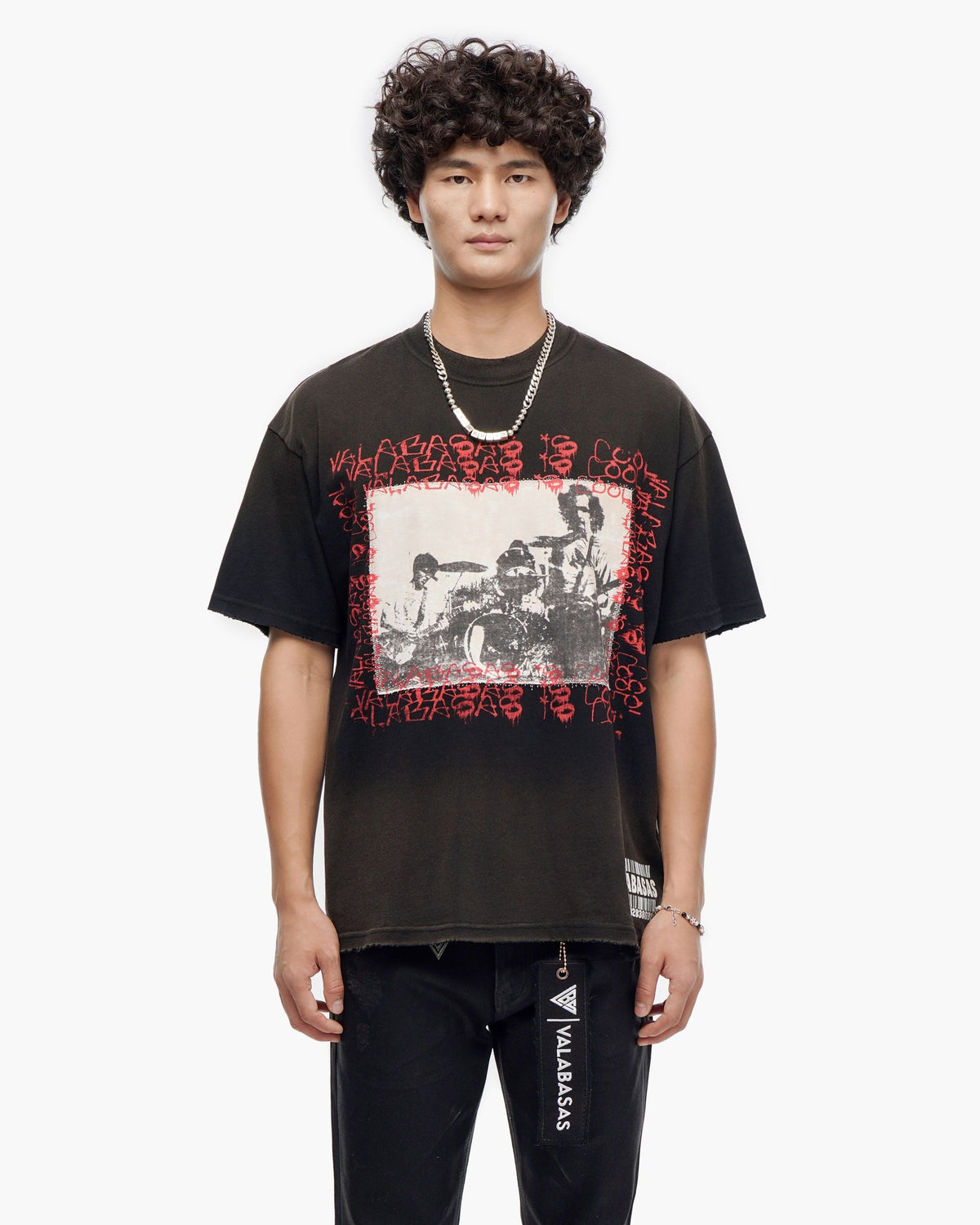 Valabasas - Stand Out Tee - Black — front view