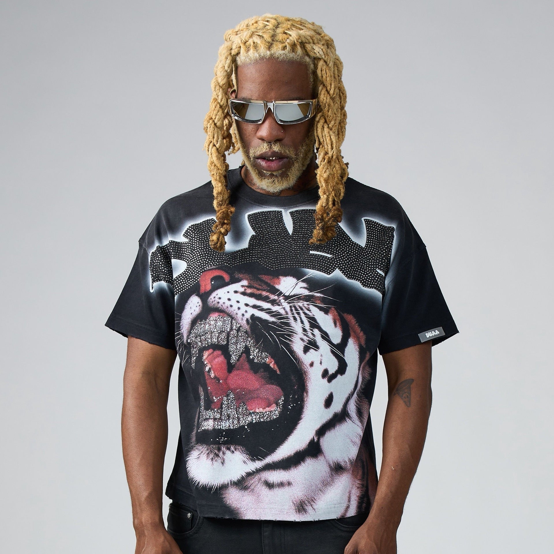 Duaa - Grill Tiger Tee - Black — front view