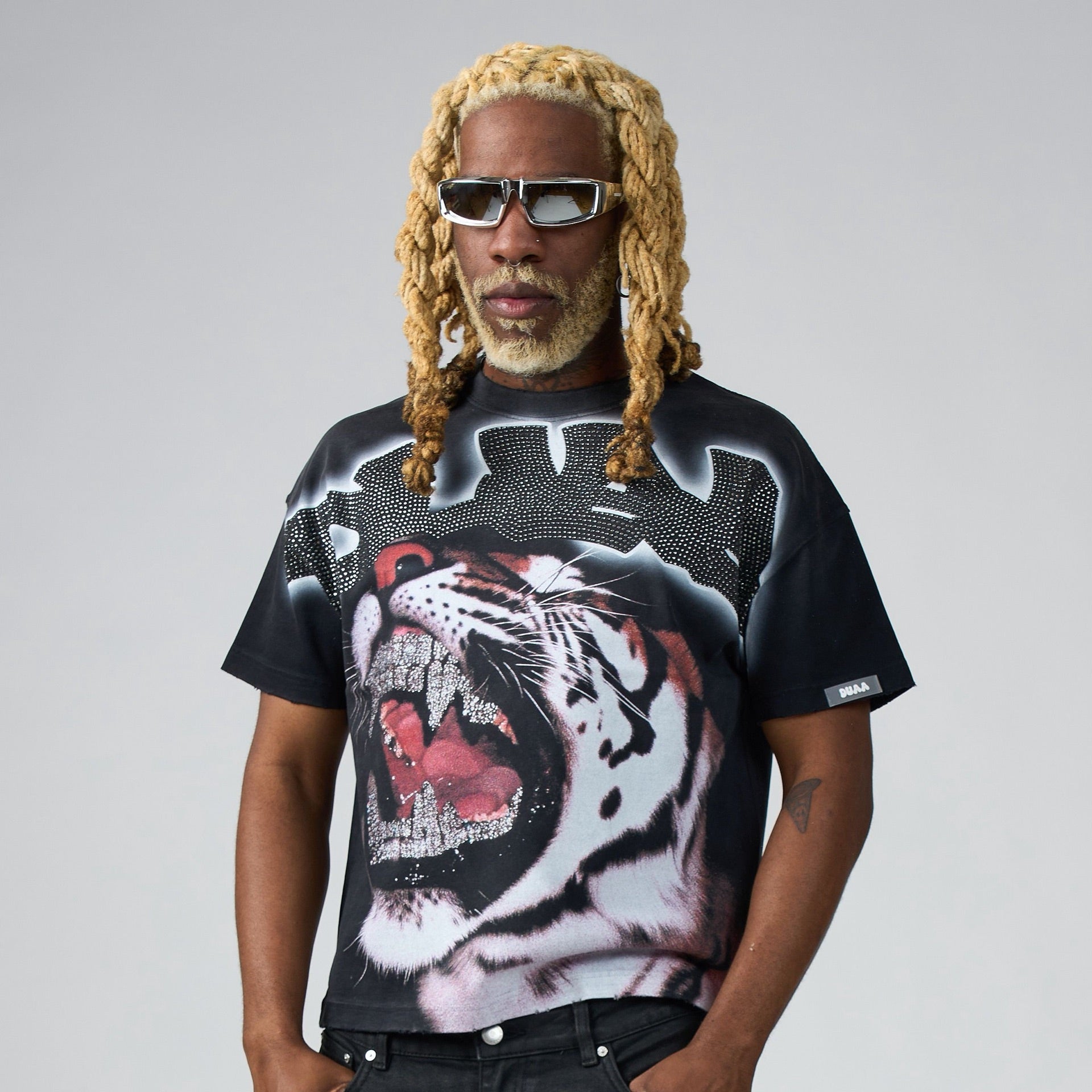 Duaa - Grill Tiger Tee - Black — front view