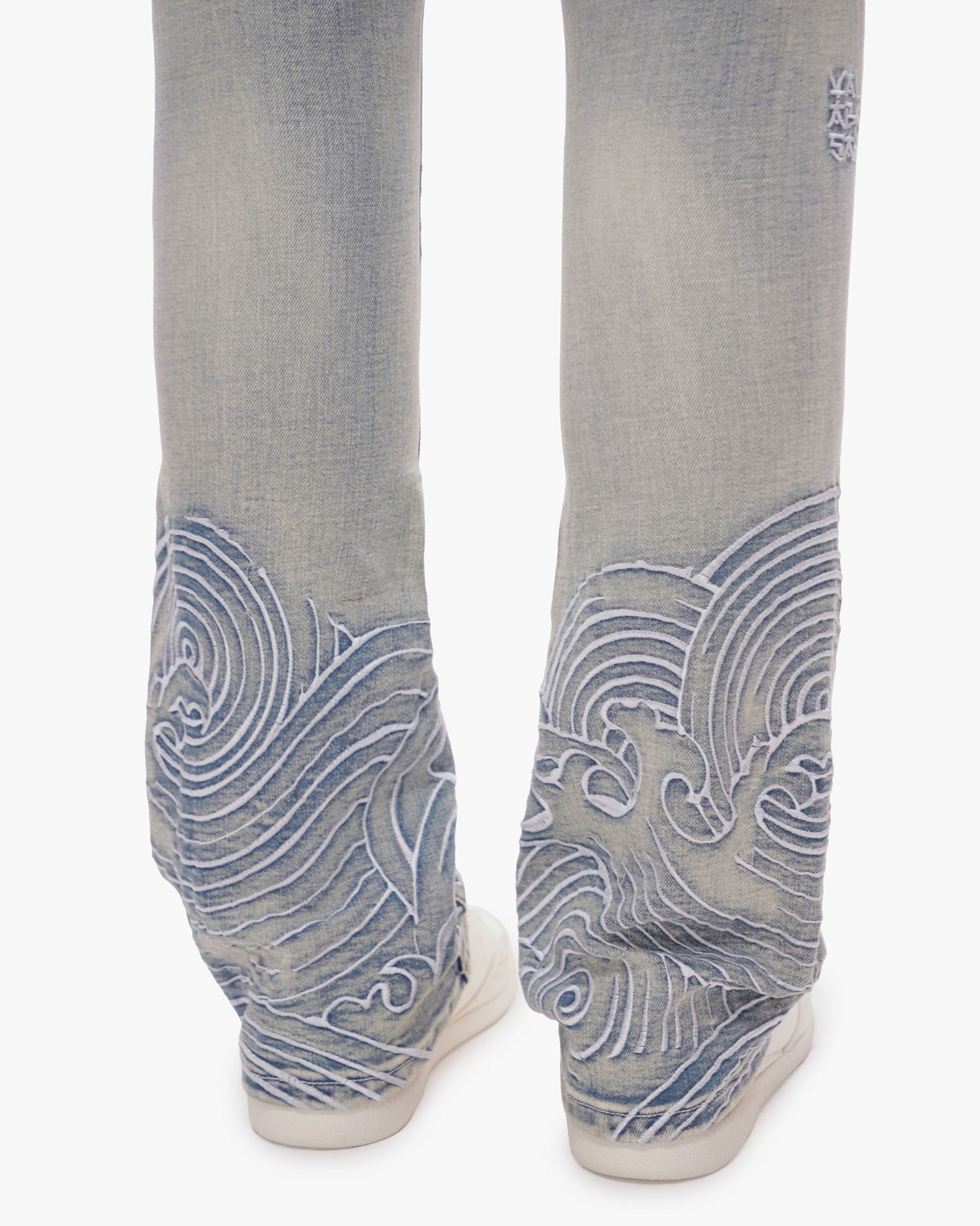 Valabasas - Tenka Stacked Denim - Light Blue Wash — front view