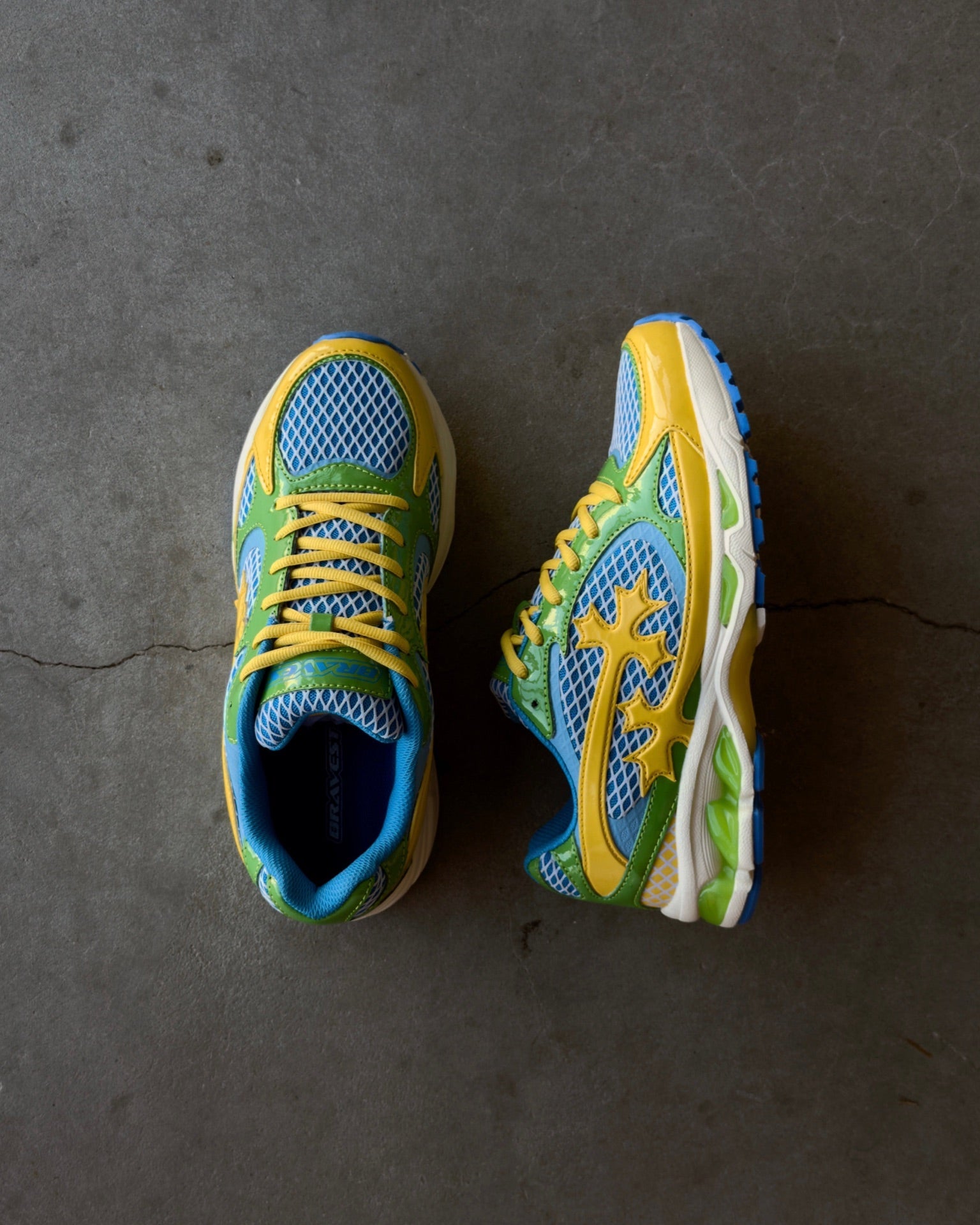 Bravest Studios - Kross Kountry Runner - Brazil — front view
