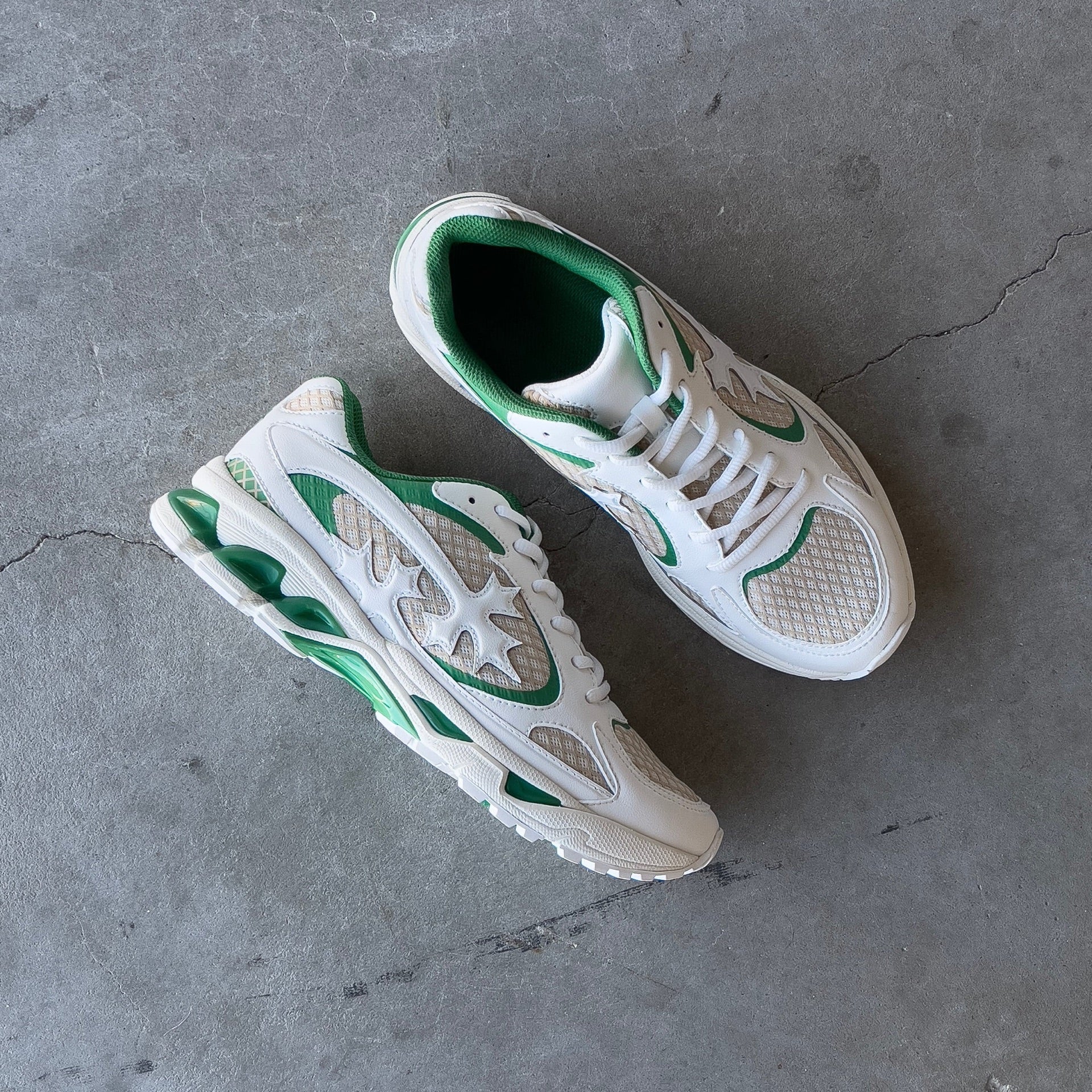 Bravest Studios - Kross Kountry Runner - Green — front view