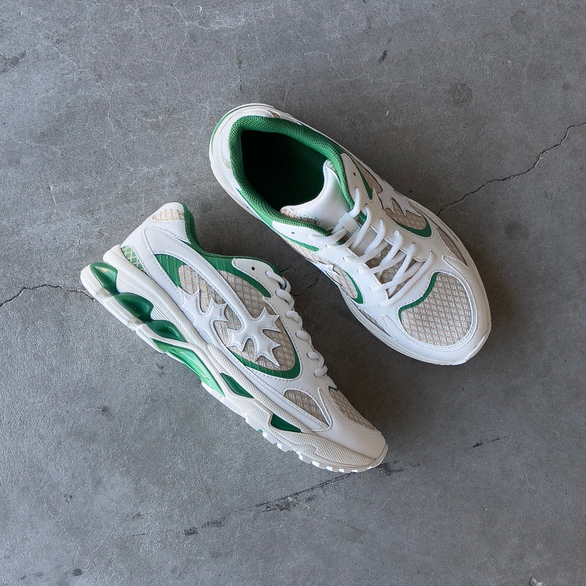 Bravest Studios - Kross Kountry Runner - Green — front view